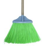 escoba-para-establo-de-fibra-grande-con-palo-de-madera