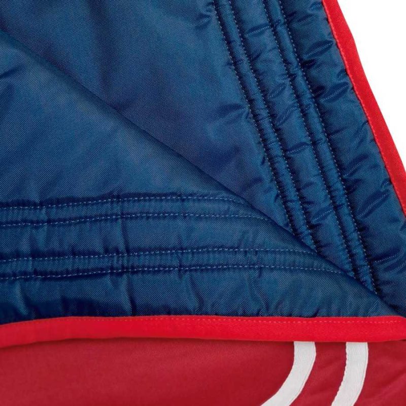 mantilla-de-gala-con-pico